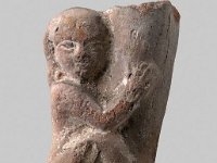 Aeg T 46  Aeg T 46, Böotien, ptolemäische bis römische Zeit, Phallische Figur, Roter Ton mit weißem Überzug, H 6,6 cm, B 3,2 cm : Bestandskatalog Ägypten, Museumsfoto: Claus Cordes